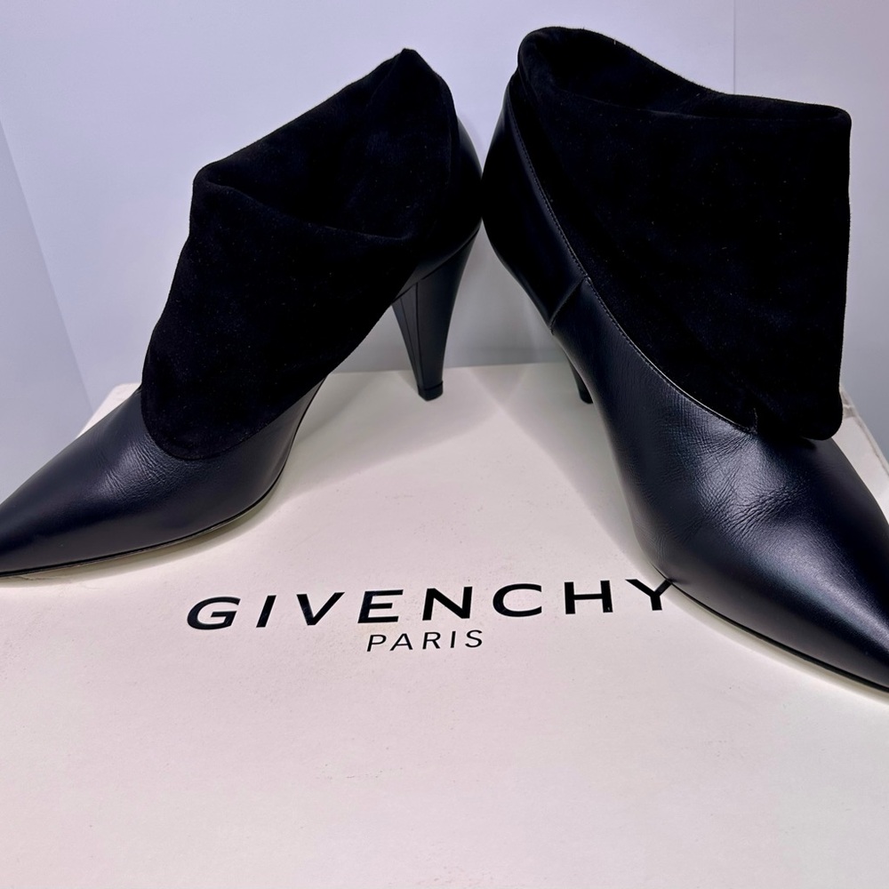 Givenchy Paris Leather Ankle Boots size 7